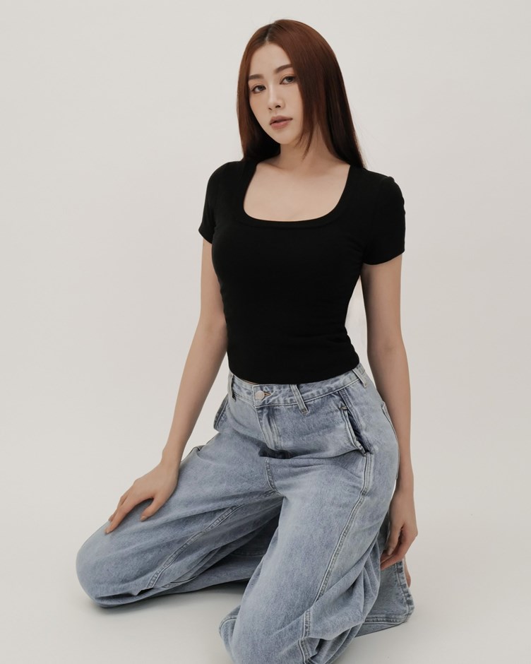 好身材方領BRATEE