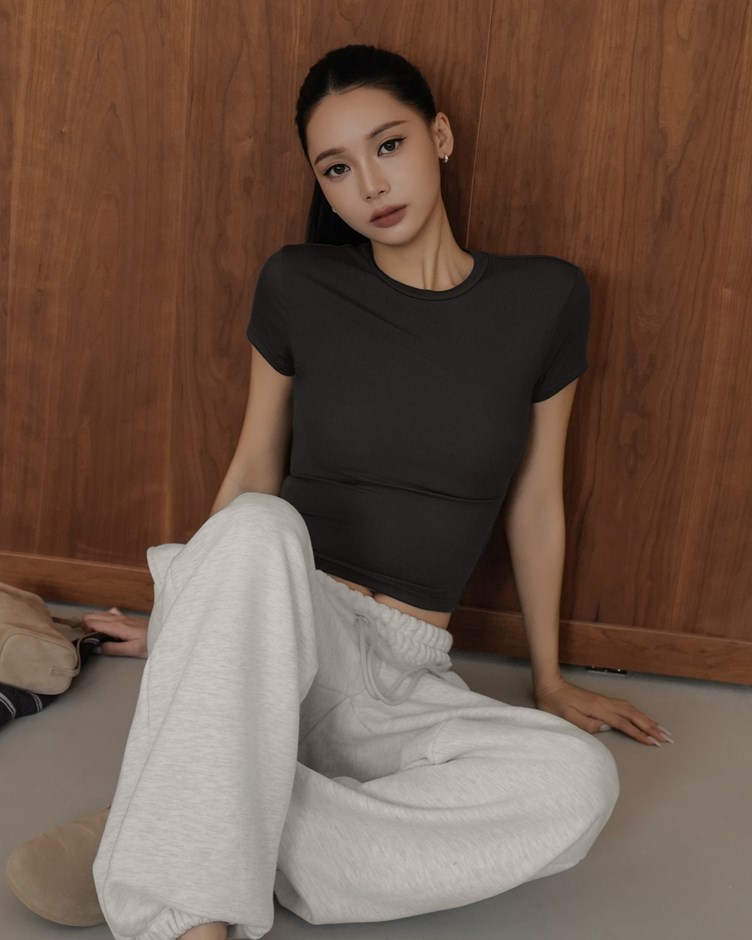 萊賽爾彈力圓領短TEE