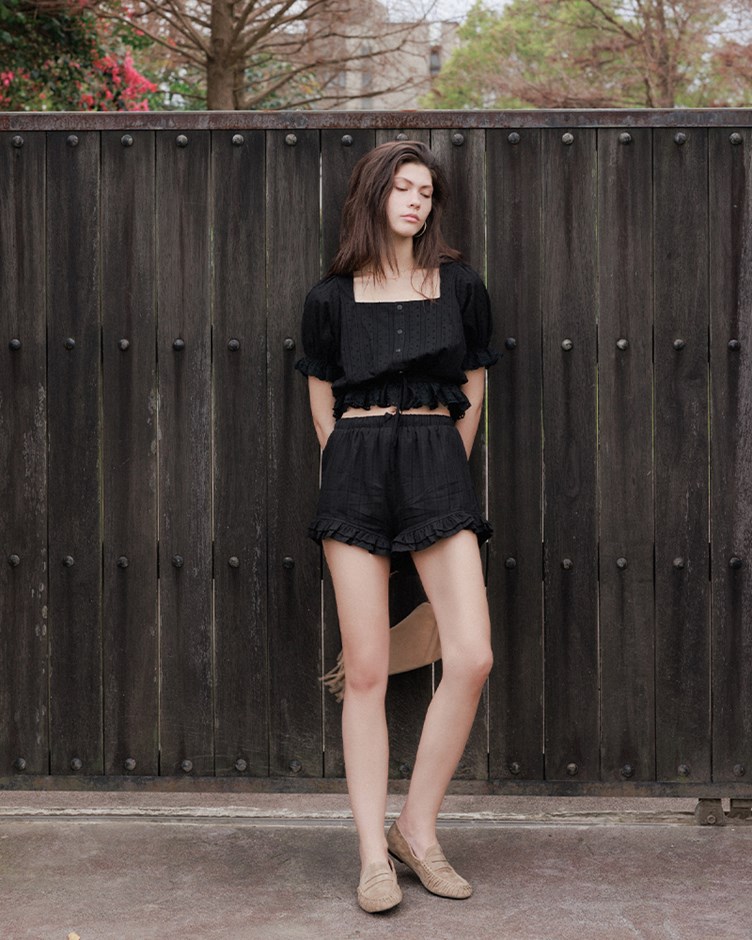 荷葉下擺鬆緊抽繩短褲