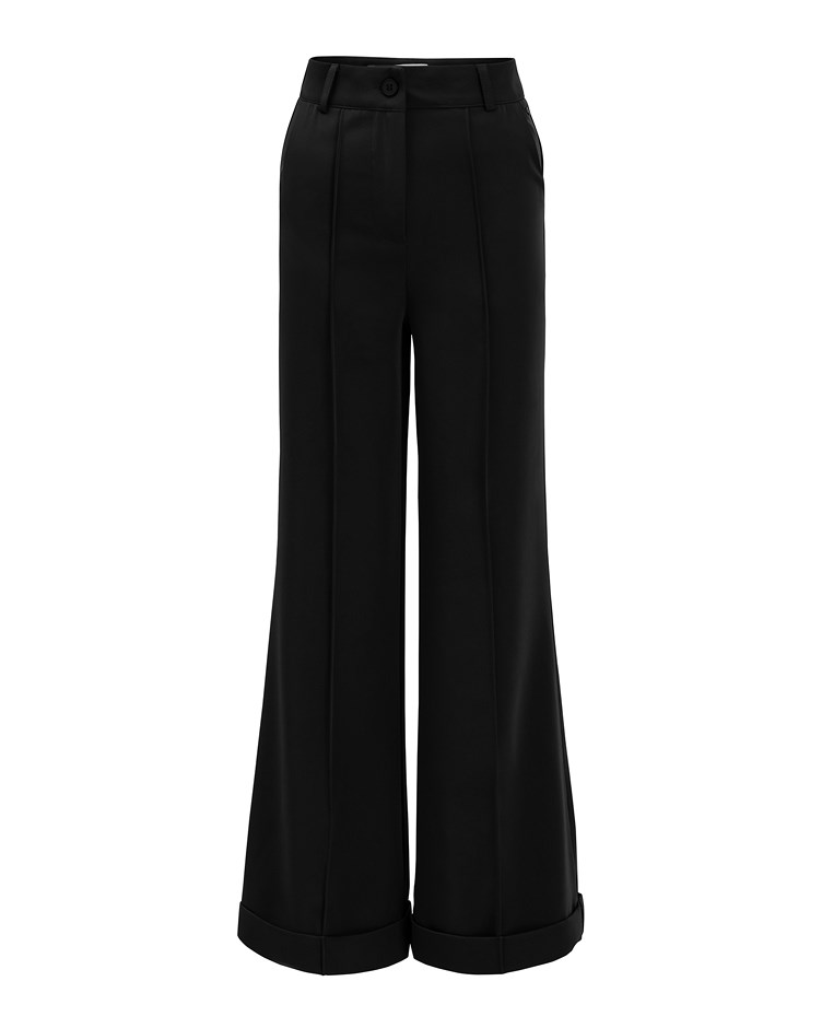 loose straight trousers