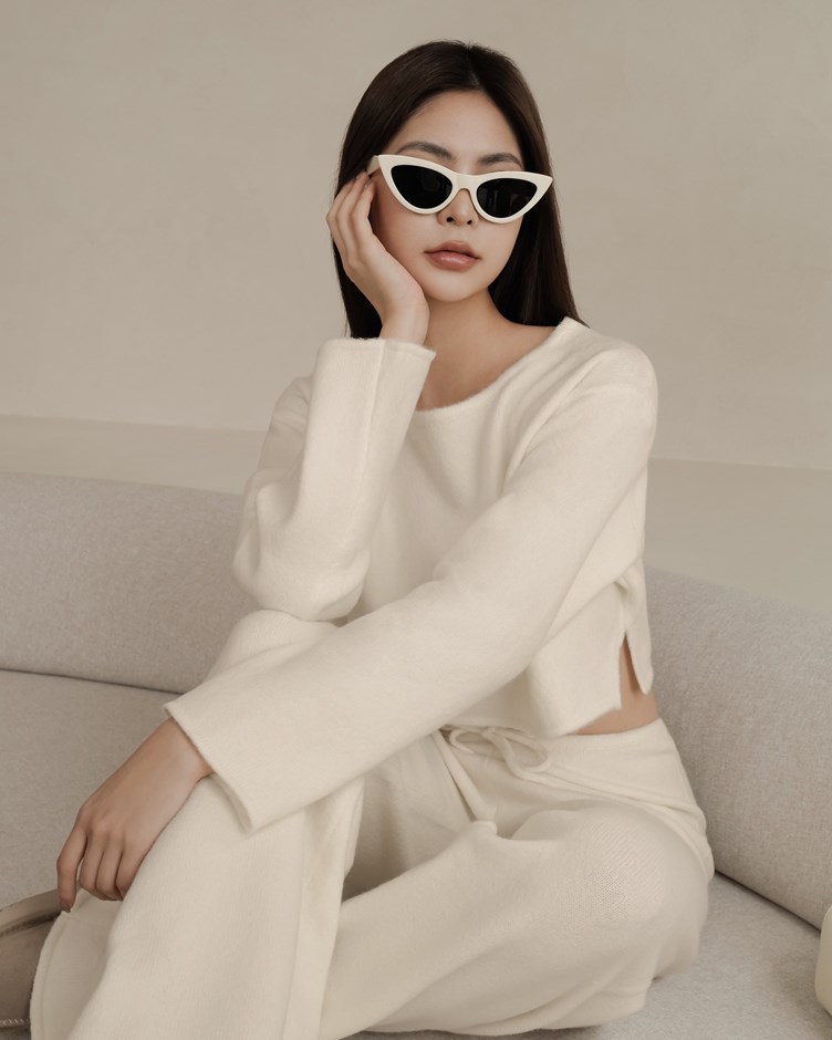 軟絨針織開岔短版上衣