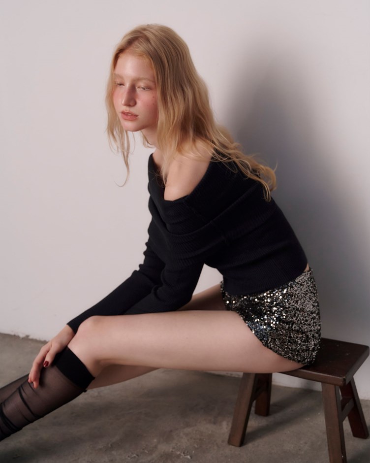 一字領堆堆坑紋針織上衣