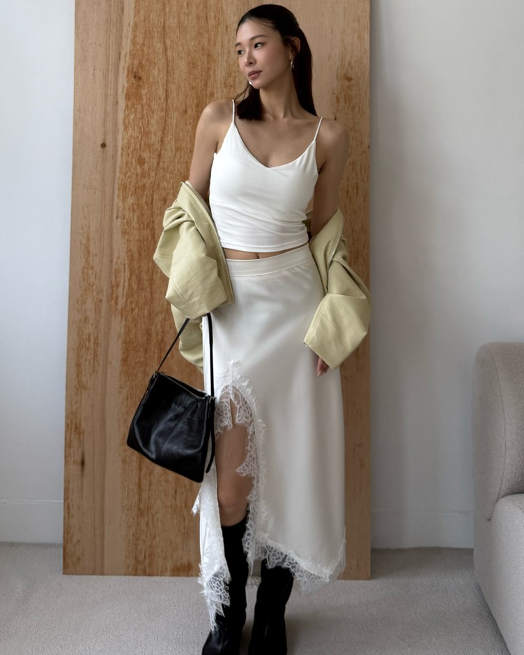 蕾絲拼接緞面側開衩鬆緊長裙