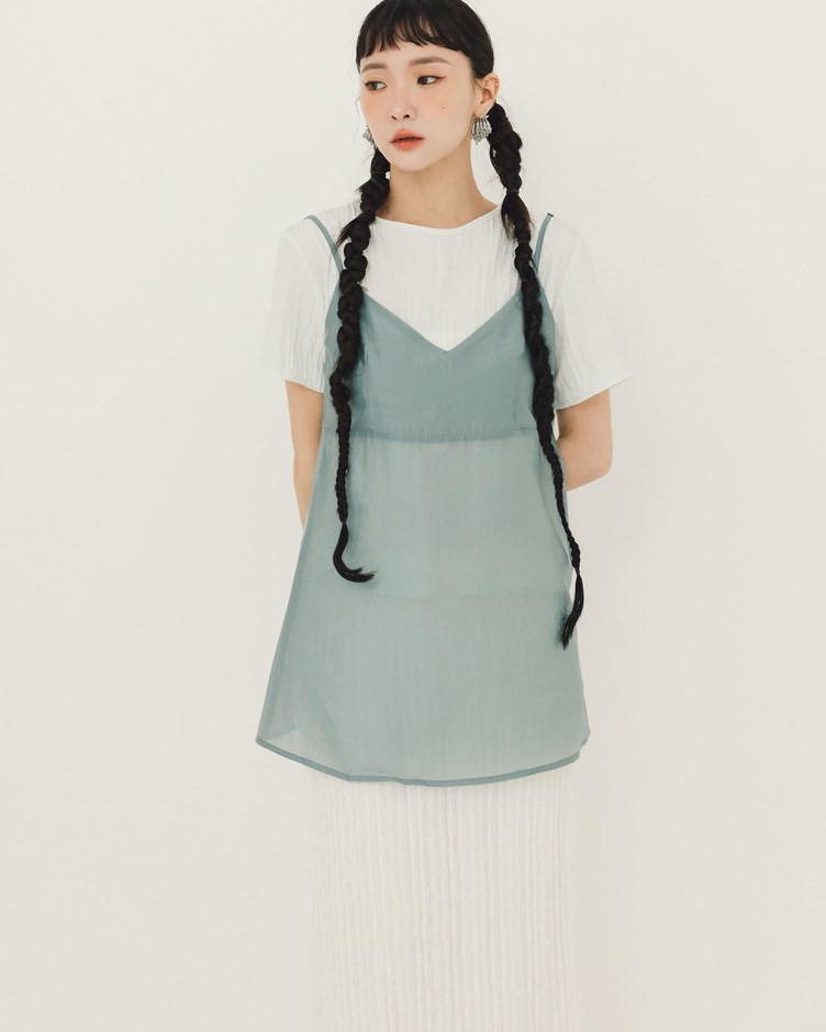 天絲透肌細肩帶V領短洋裝