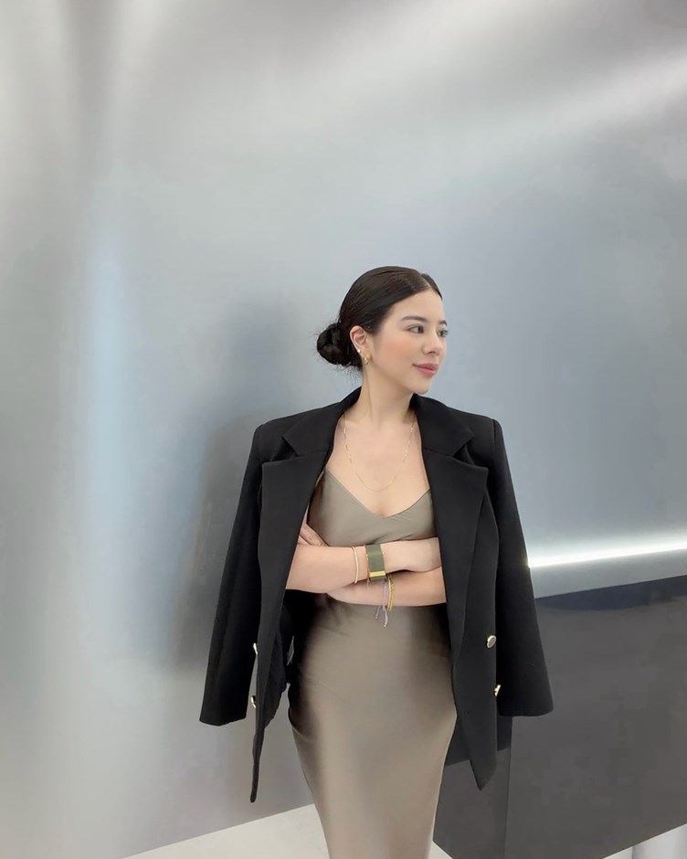 歐美時尚｜麂皮墊肩修身西裝