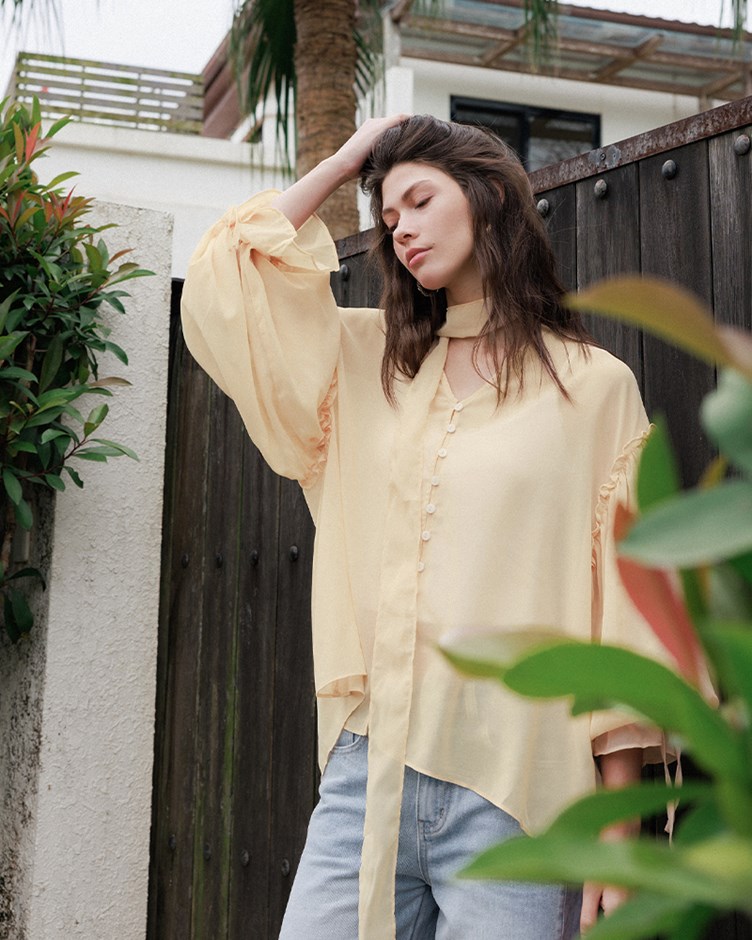 輕柔雪紡透膚上衣