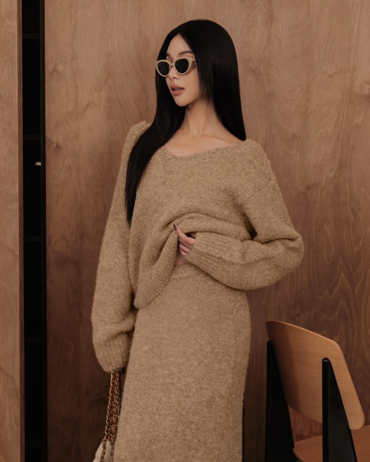 羊駝毛V領針織毛衣