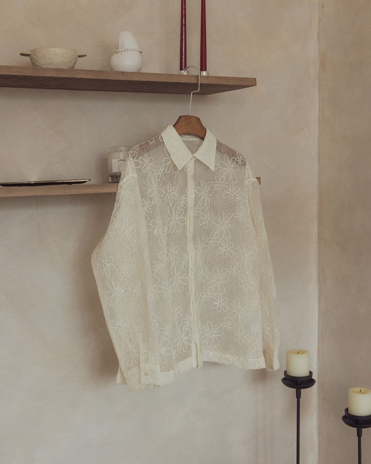 溫柔花朵微透肌寬版襯衫