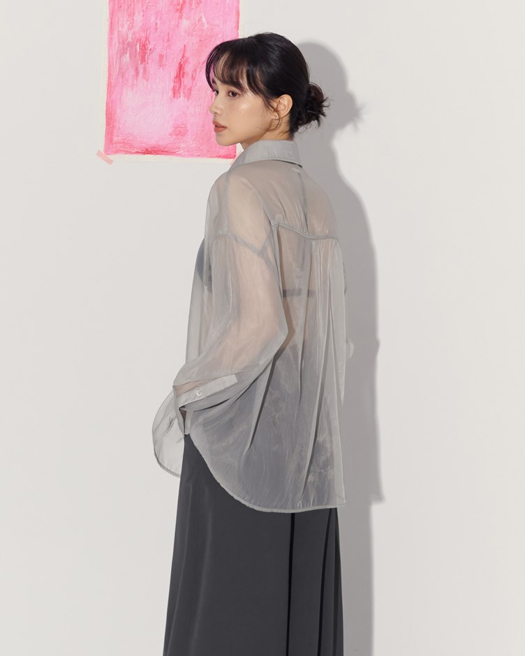 輕薄透膚長袖襯衫