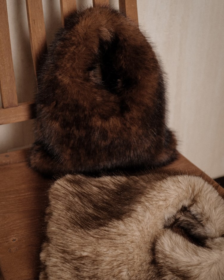 高貴感混色絨毛手提包