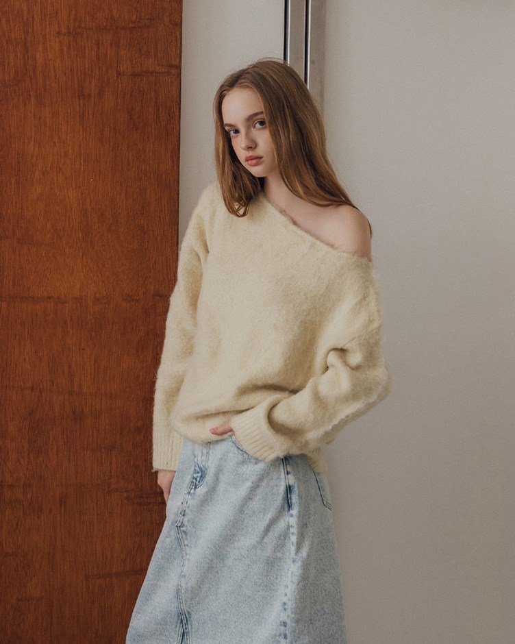 羊毛斜肩針織毛衣