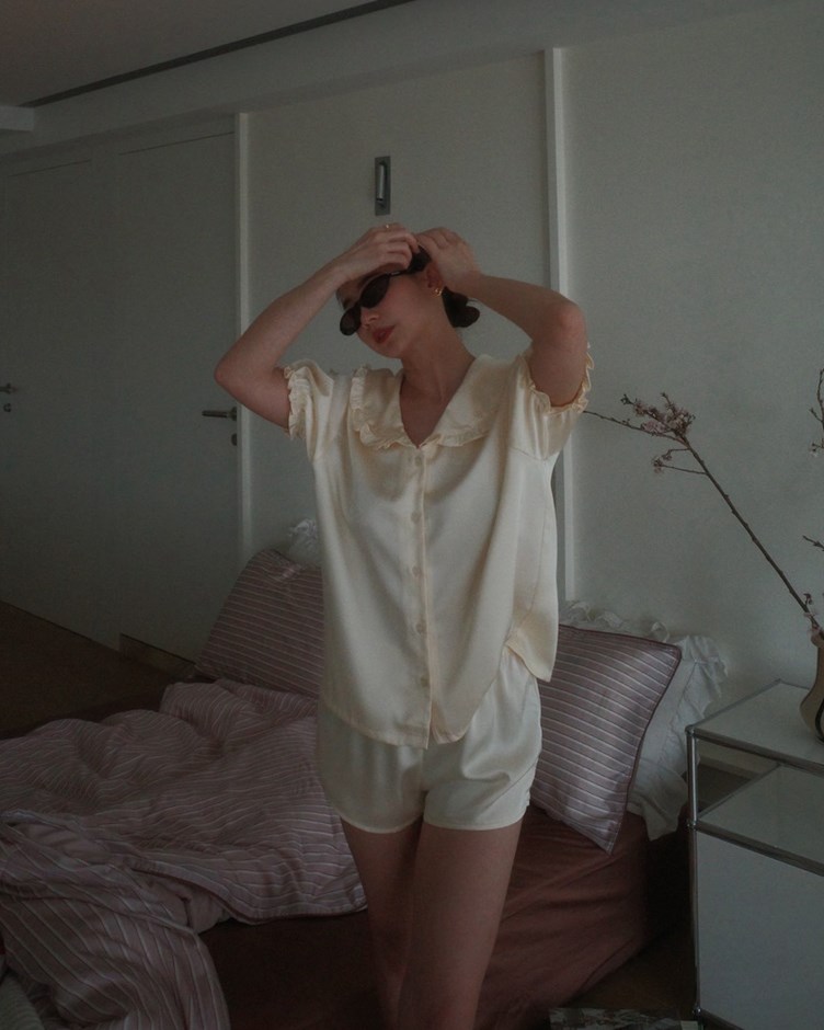 翻領荷葉邊排釦上衣