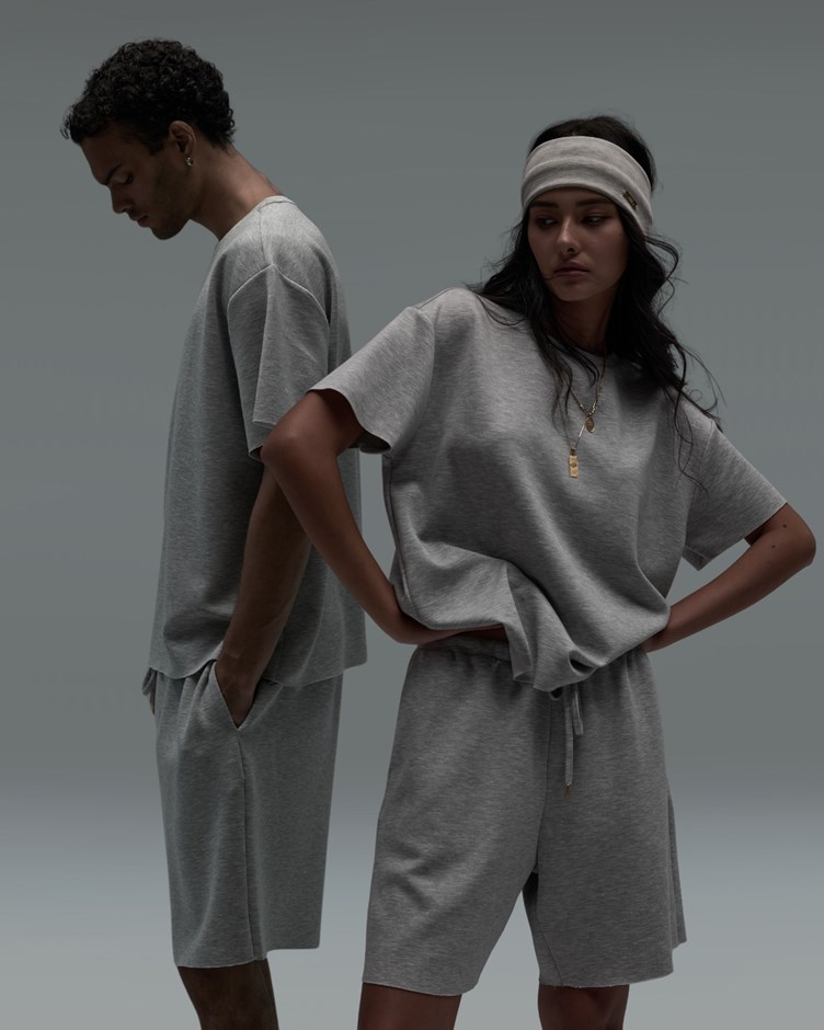 雲朵 UNISEX 寬版落肩短袖