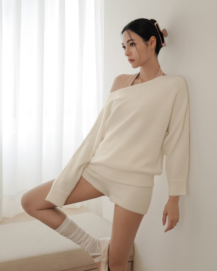 一字領針織長袖上衣