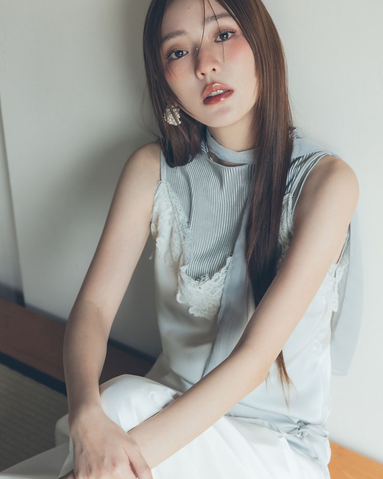 細光壓褶無袖背心
