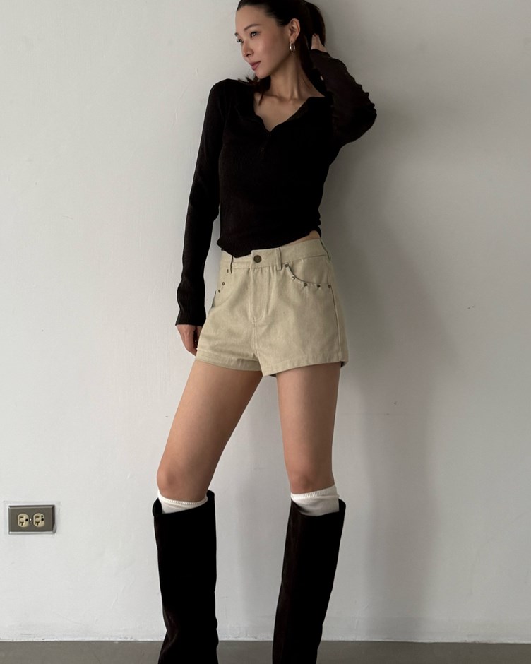 復古鉚釘造型短褲