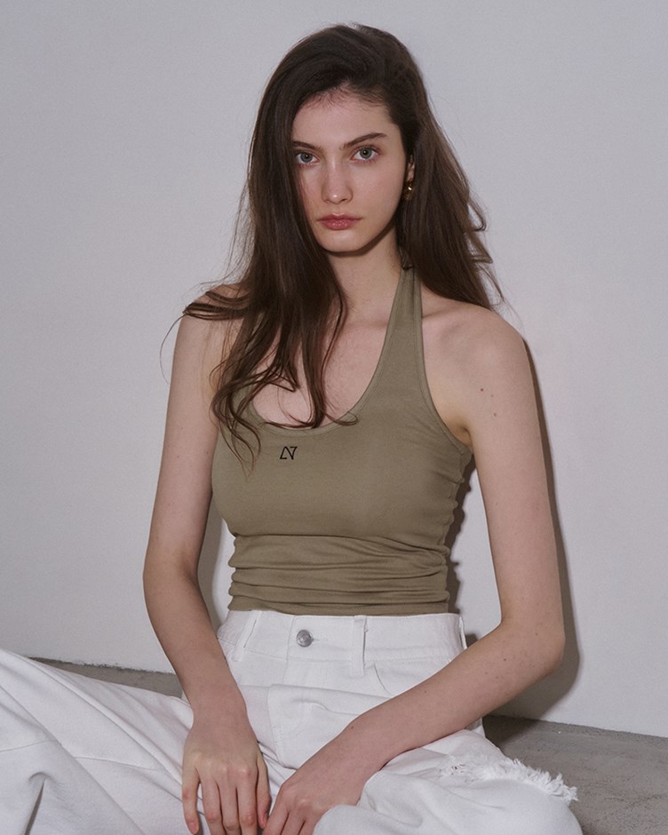 (預購一週出貨)霧絨繞頸大圓領BraTop(ME.)