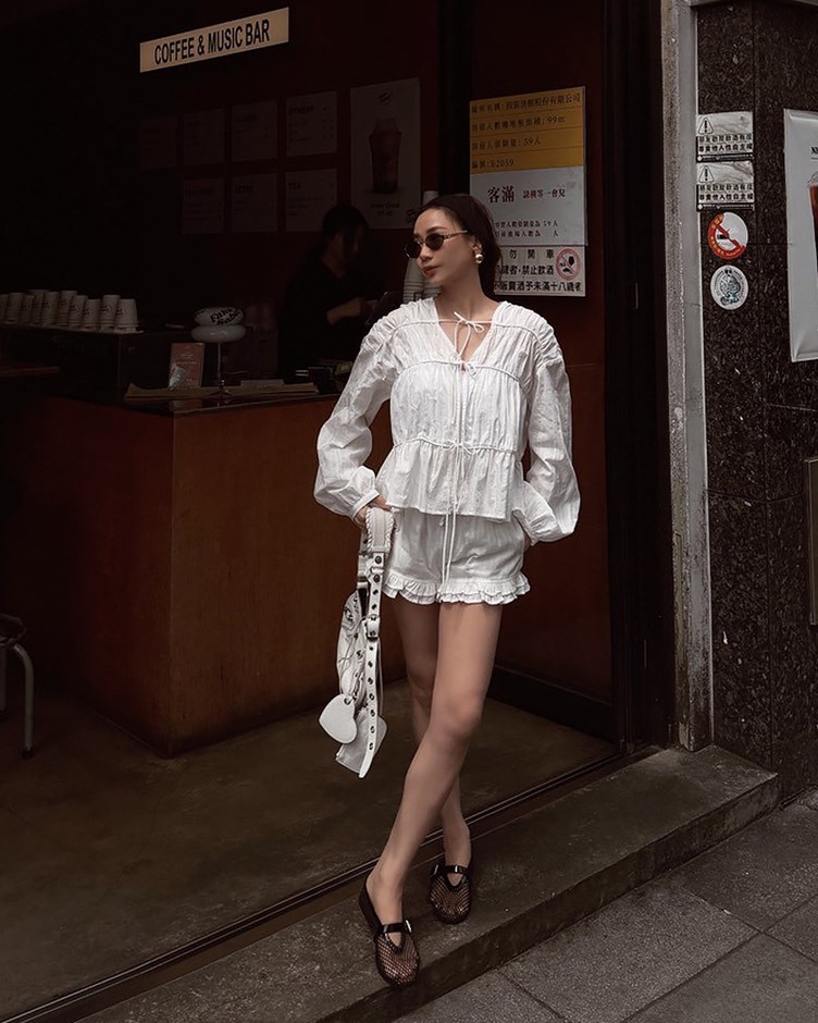 荷葉下擺鬆緊抽繩短褲