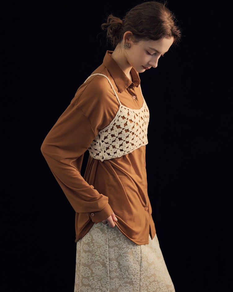 寬鬆Q彈透肌襯衫