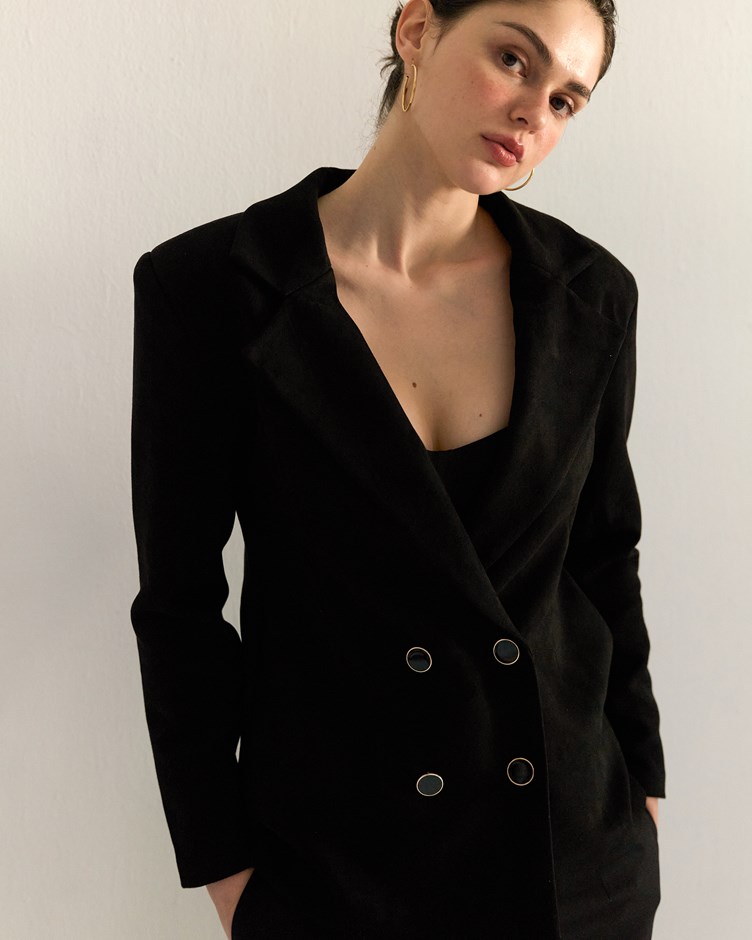 歐美時尚｜麂皮墊肩修身西裝