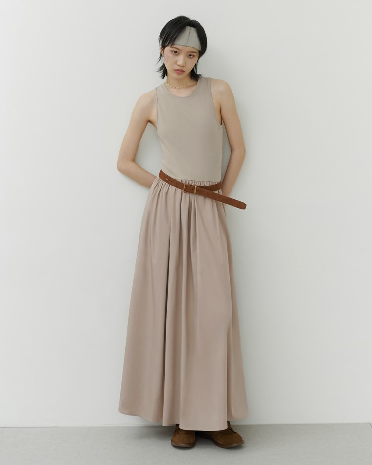 圓弧美背長洋裝