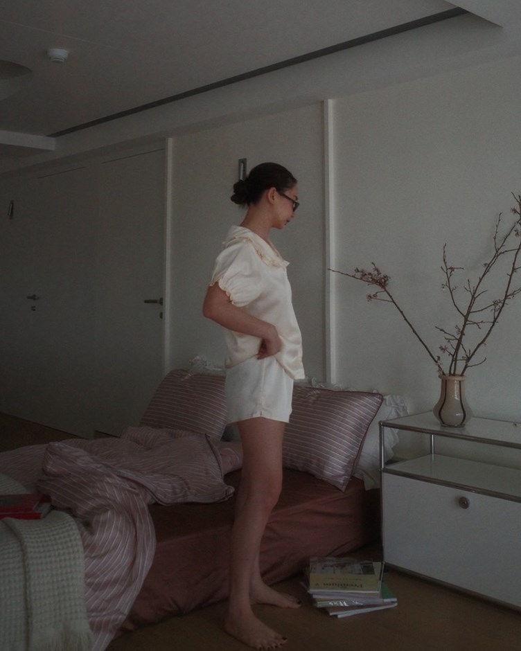 霧光緞面側開岔短褲