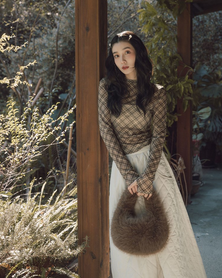 復古格紋小高領上衣