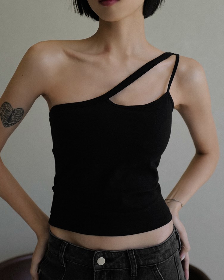 單肩不對稱造型BRA TOP