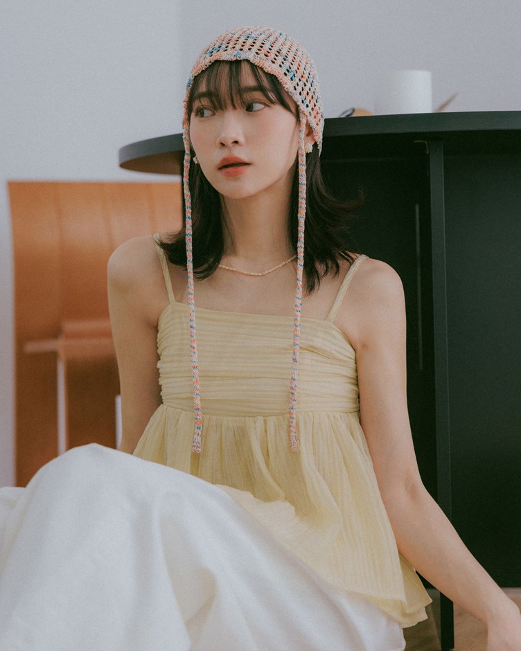 後挖背細肩帶澎澎背心