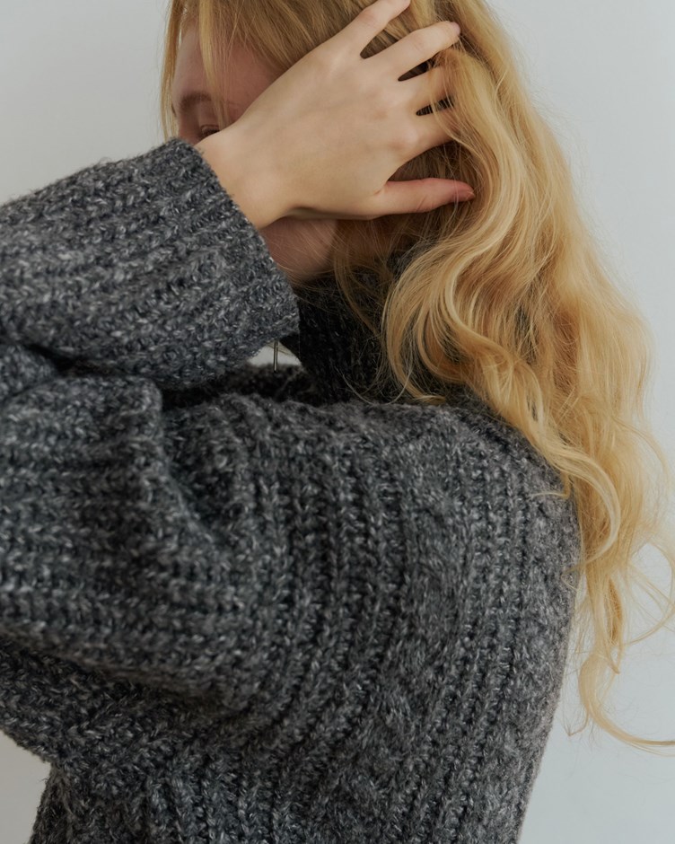 麻花粗針高領拉鍊外套