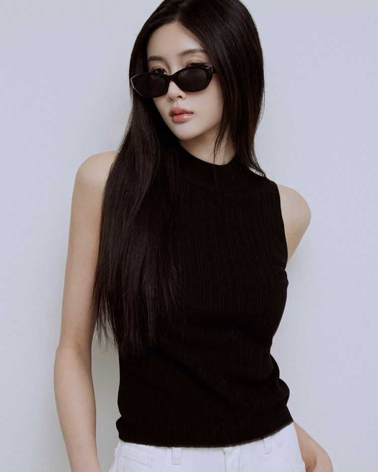 小立領削肩針織背心