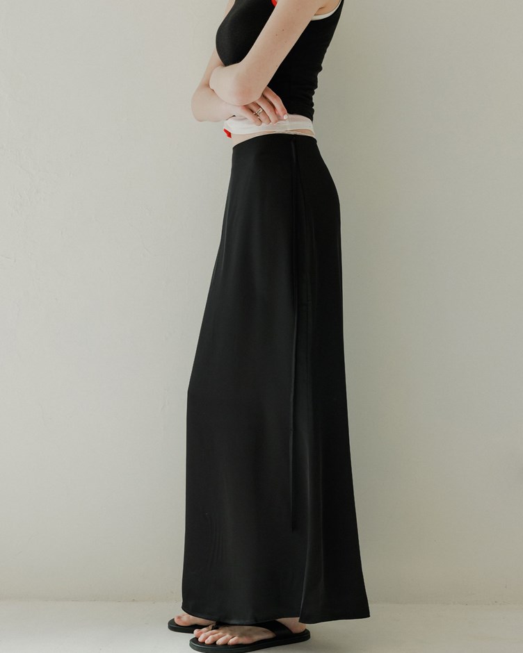 側綁帶光澤魚尾長裙