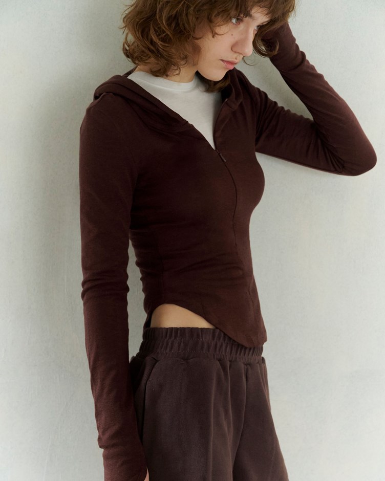 柔彈前拉鍊圓弧連帽上衣