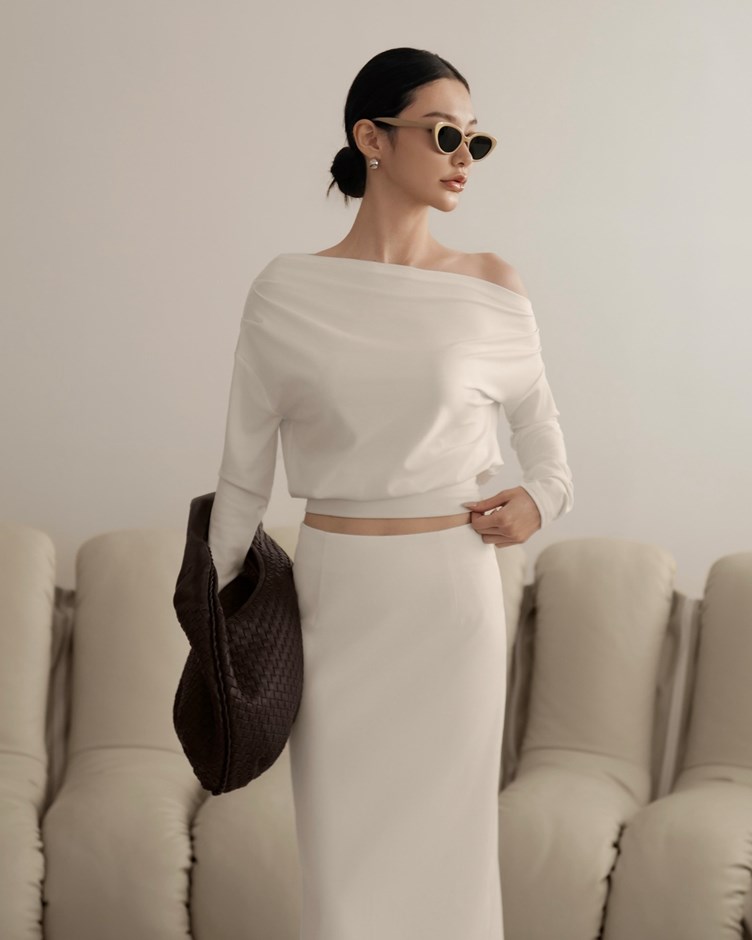 斜肩寬鬆長袖上衣