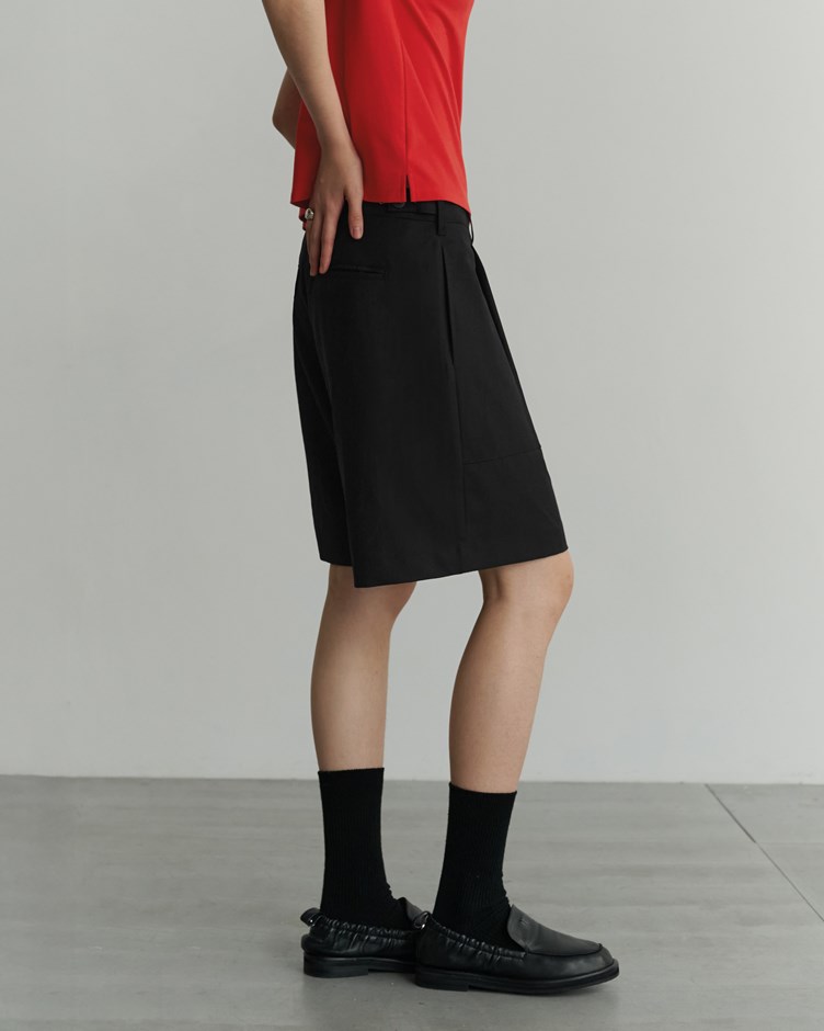 打褶口袋寬短褲