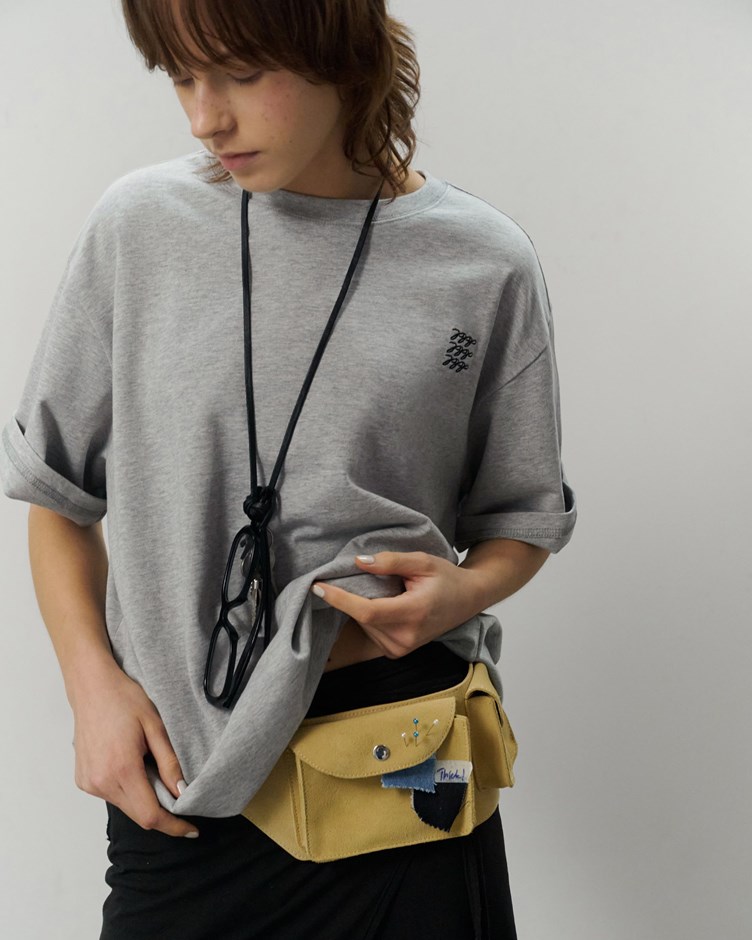 品牌LOGO厚磅冰膚舒芙棉寬鬆圓領上衣(unisex)
