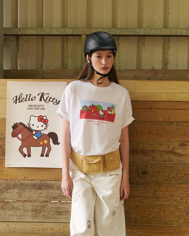 HELLO KITTY人物場景印花TEE