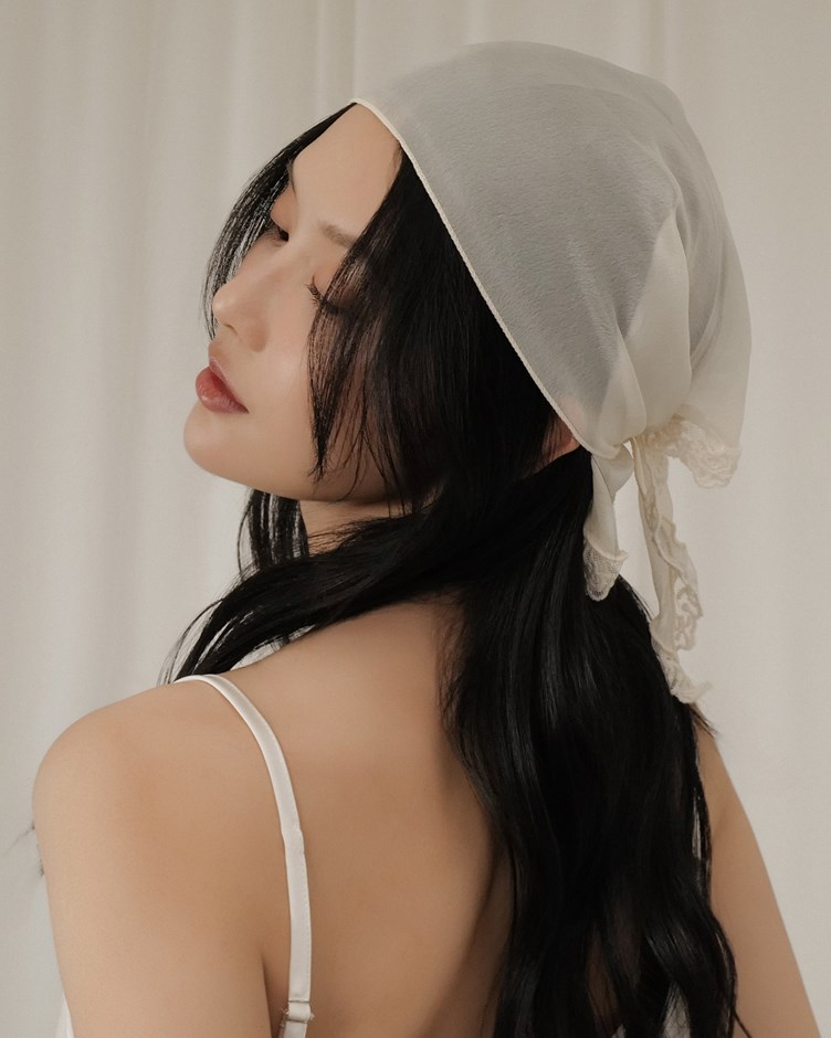 微光透紗蕾絲三角巾