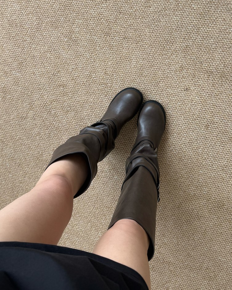 多釦環堆堆過膝靴(版型正常)