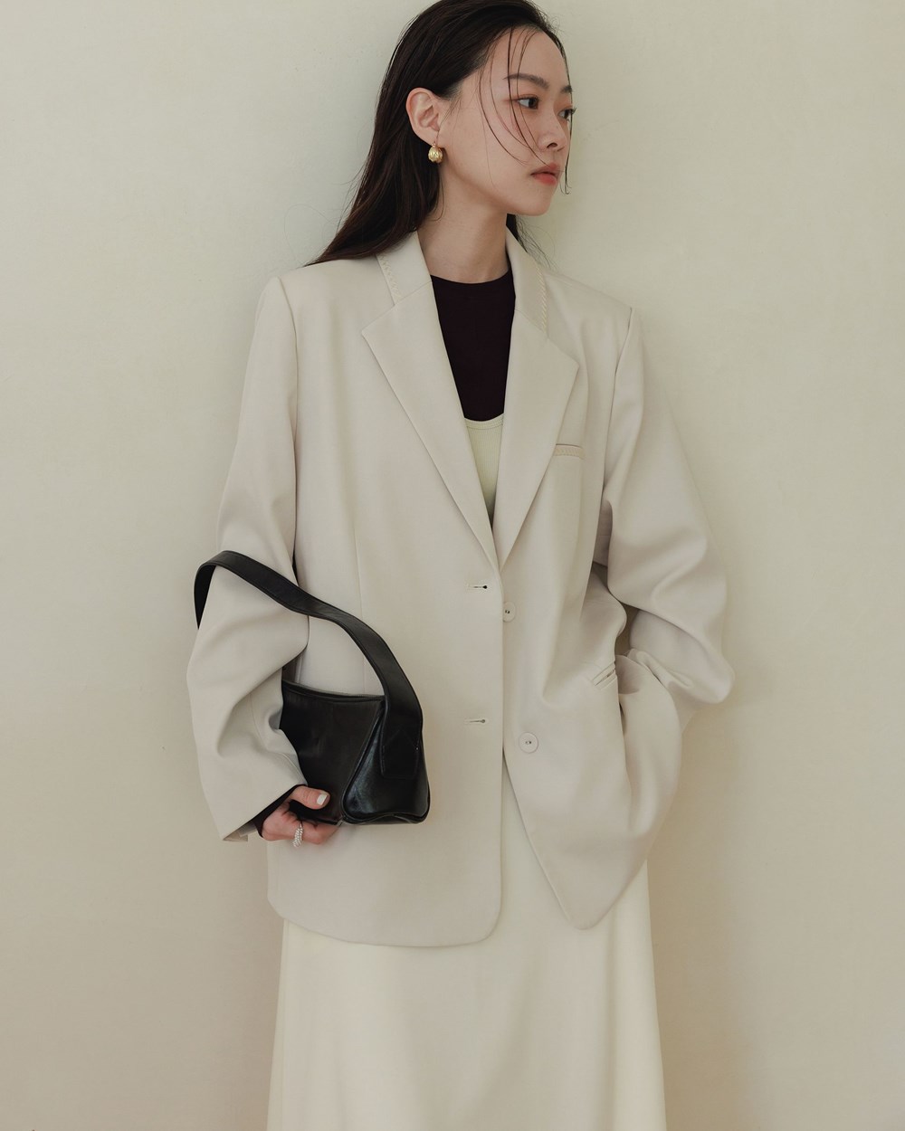 質感刺繡珍珠袖釦西裝外套