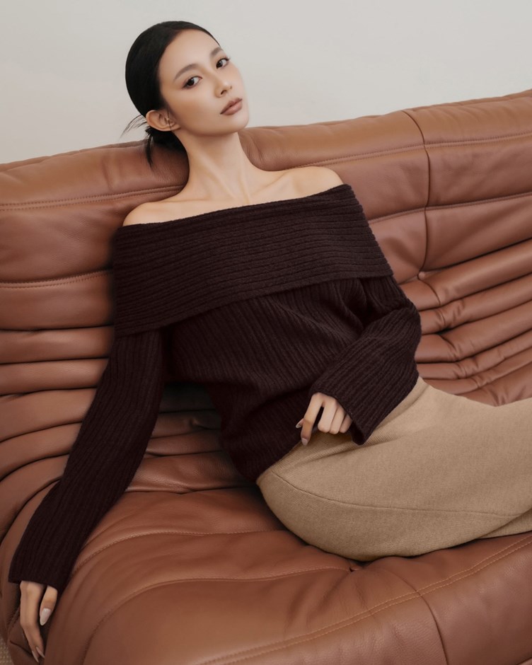 大翻領坑條針織毛衣