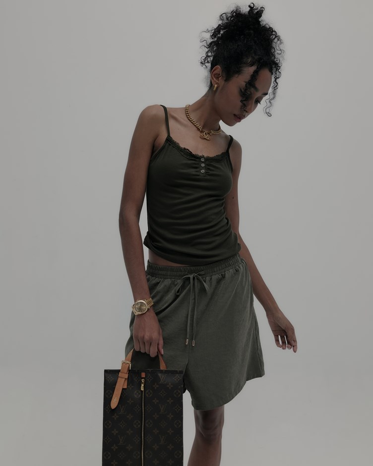 輕奢觸感｜ 中性輕薄抽繩短褲