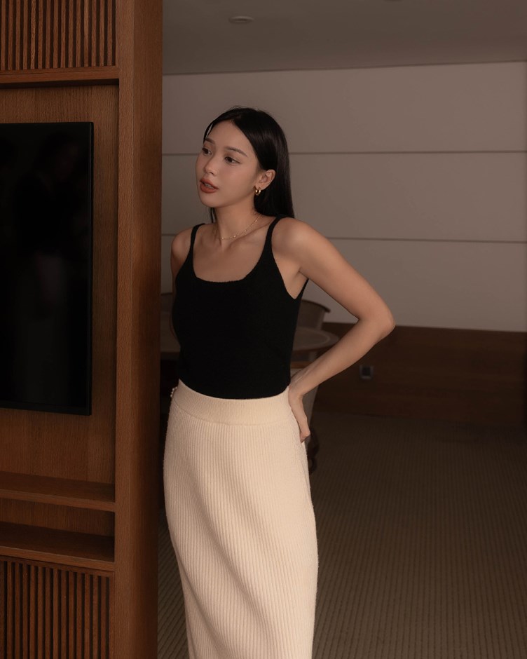 羊駝絨細肩針織上衣