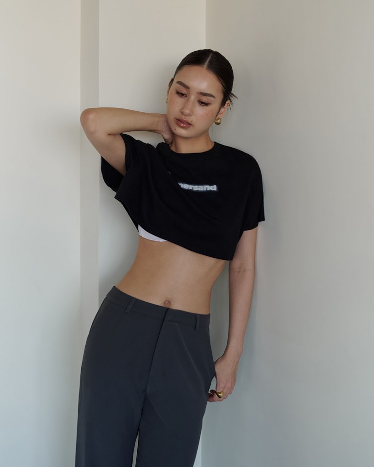 噴漆感連袖短版印花TEE