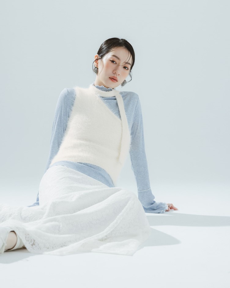 彈性配色捲邊喇叭袖上衣