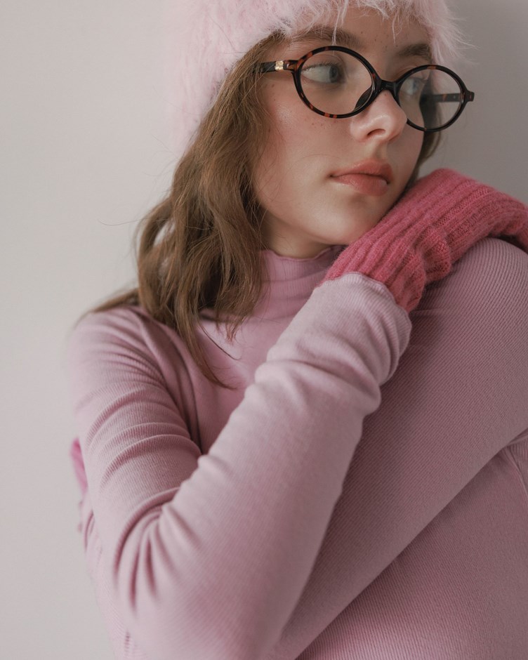 柔彈磨毛坑紋高領捲邊上衣