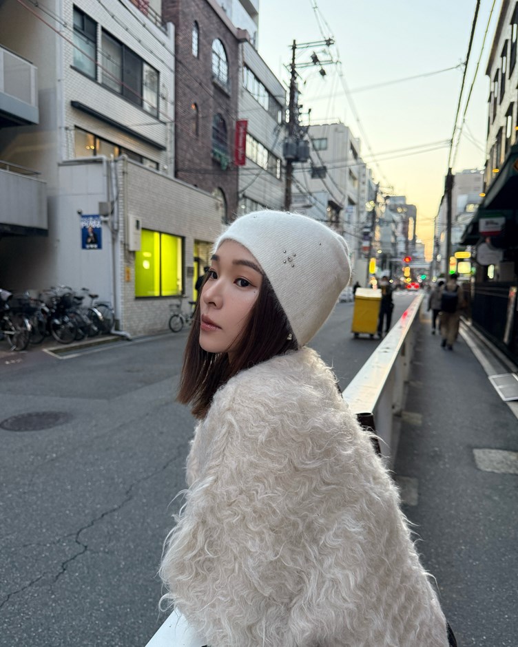 水鑽鉚釘羊毛毛帽