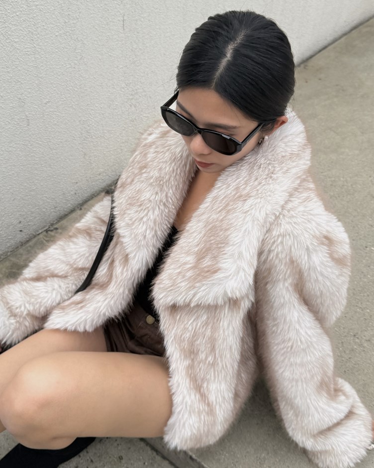 10 Madame Luxe 貴婦感絨毛外套