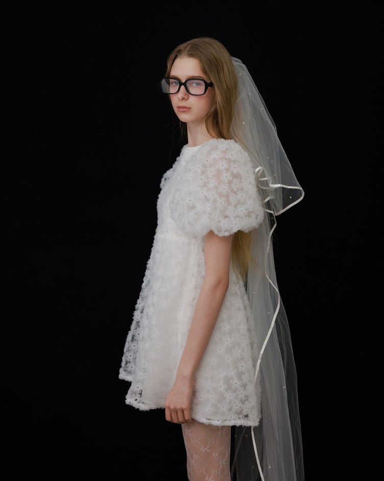 立體花朵澎袖美背綁帶洋裝