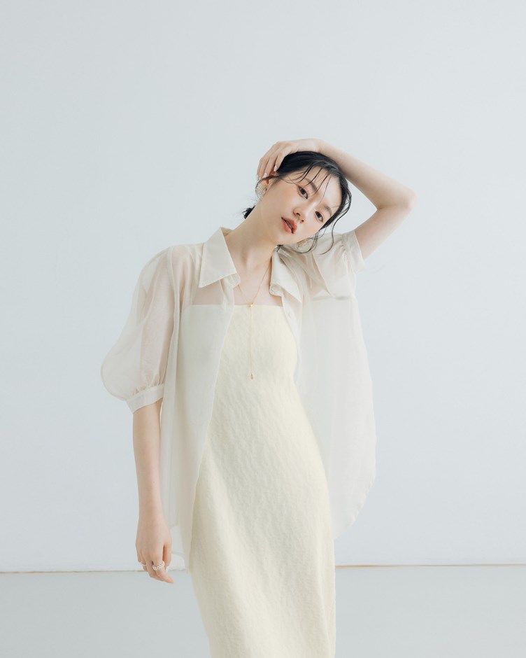 透肌尖領澎澎公主袖襯衫